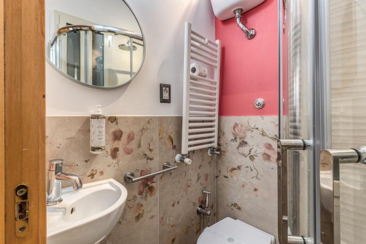 Style Apartment Julia 50 Mt From Colosseum Buitenkant foto