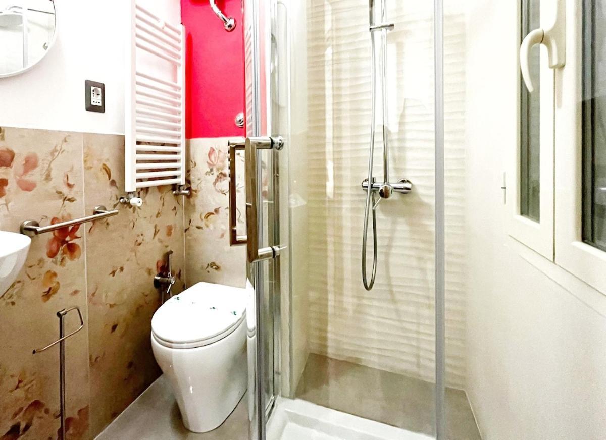 Style Apartment Julia 50 Mt From Colosseum Buitenkant foto
