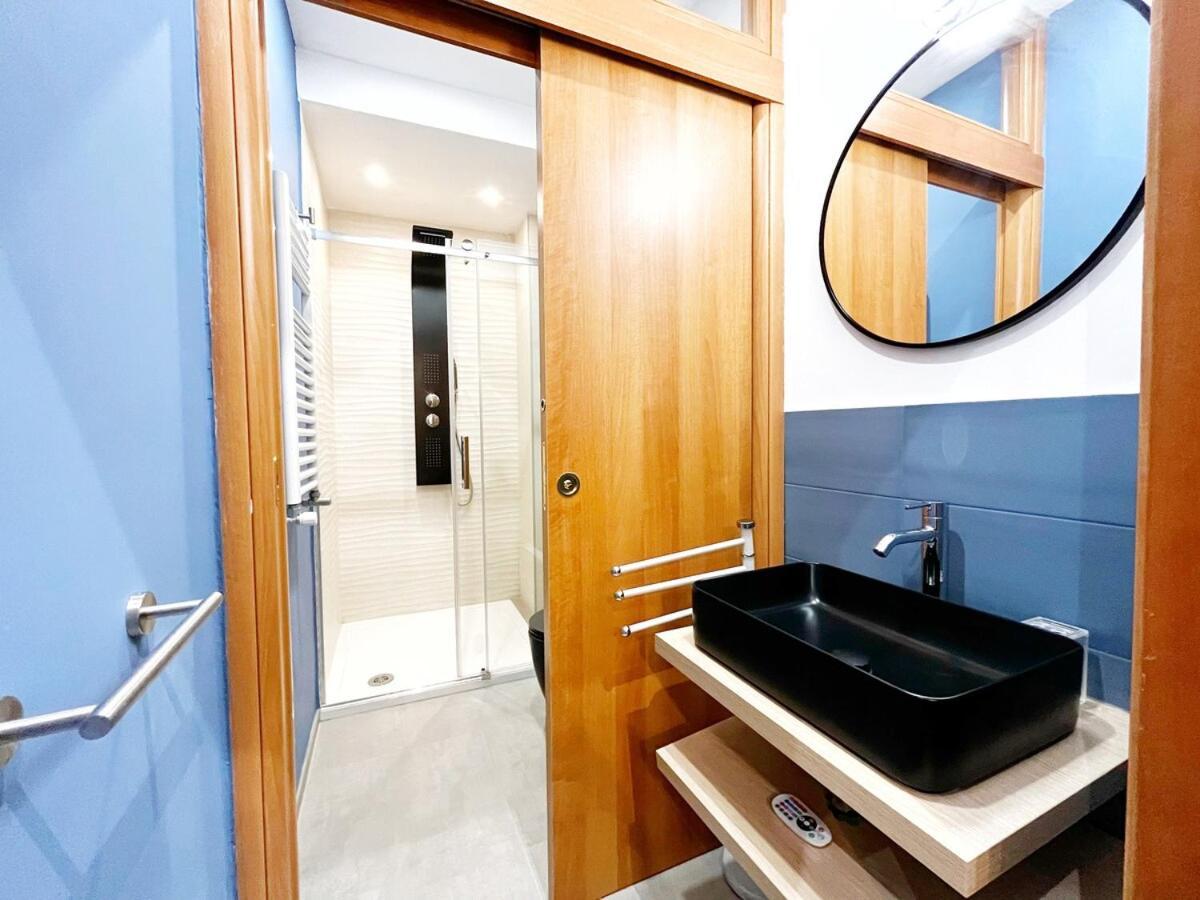 Style Apartment Julia 50 Mt From Colosseum Buitenkant foto