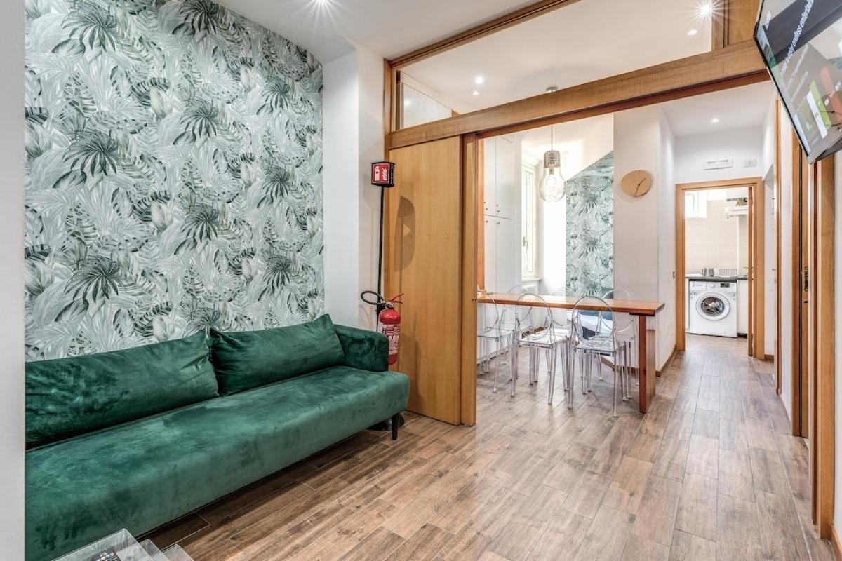 Style Apartment Julia 50 Mt From Colosseum Buitenkant foto