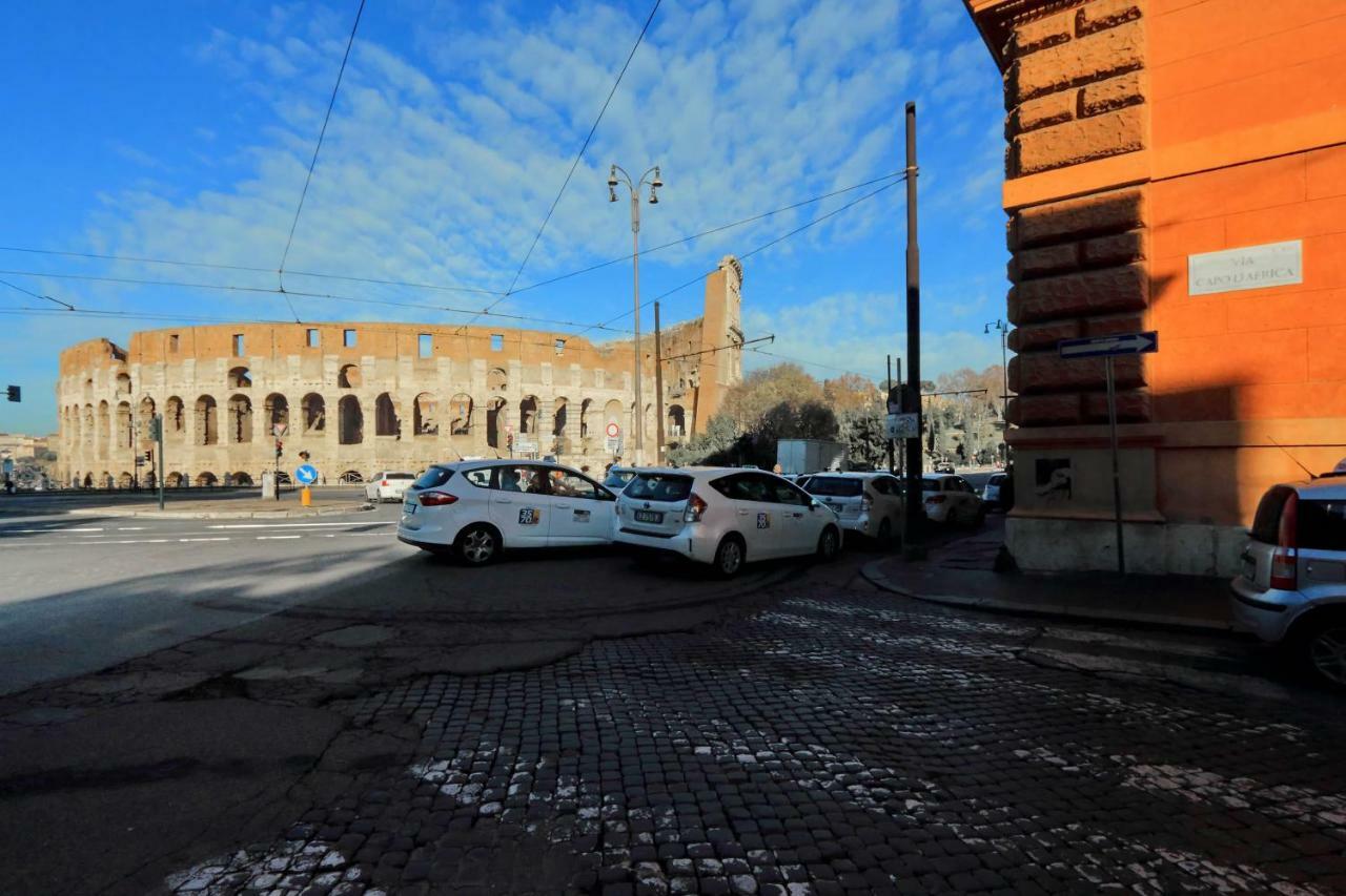 Style Apartment Julia 50 Mt From Colosseum Buitenkant foto