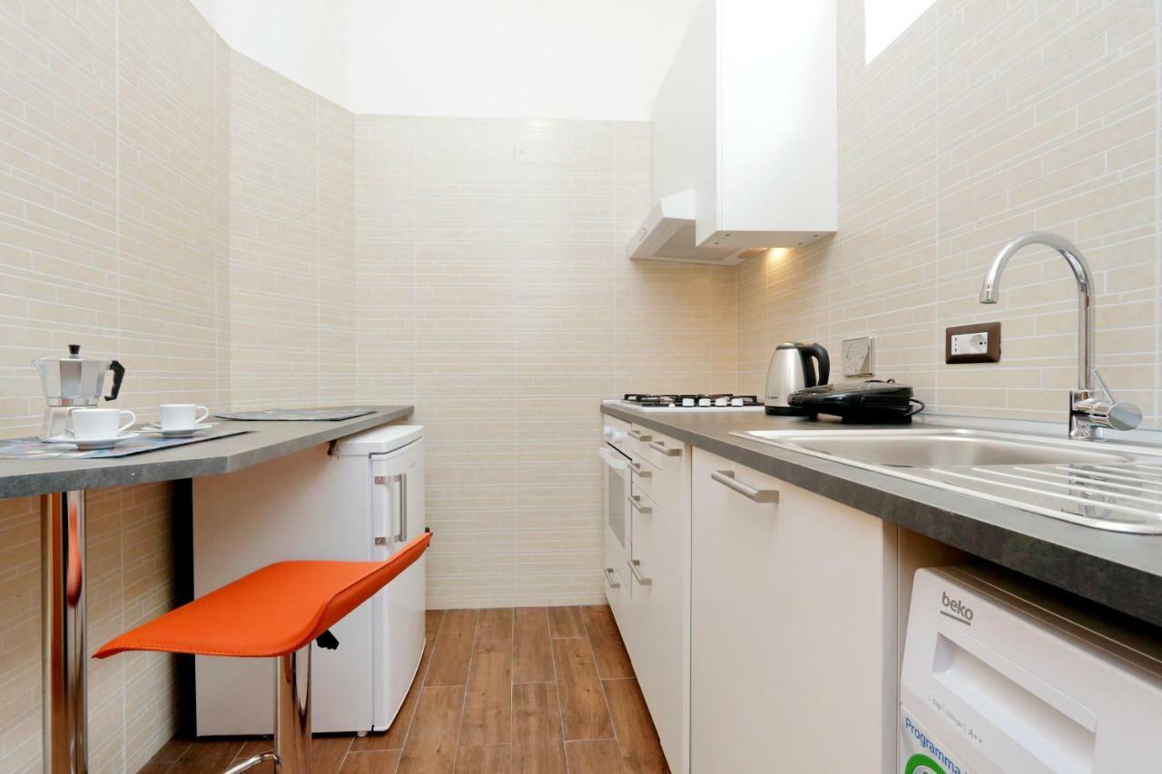 Style Apartment Julia 50 Mt From Colosseum Buitenkant foto