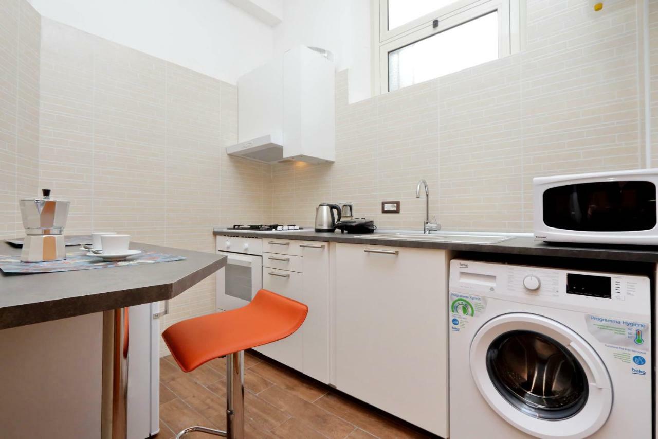 Style Apartment Julia 50 Mt From Colosseum Buitenkant foto
